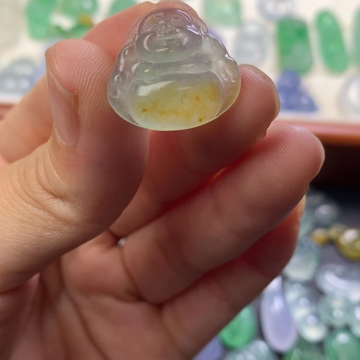 翡翠未镶嵌颈饰佛公