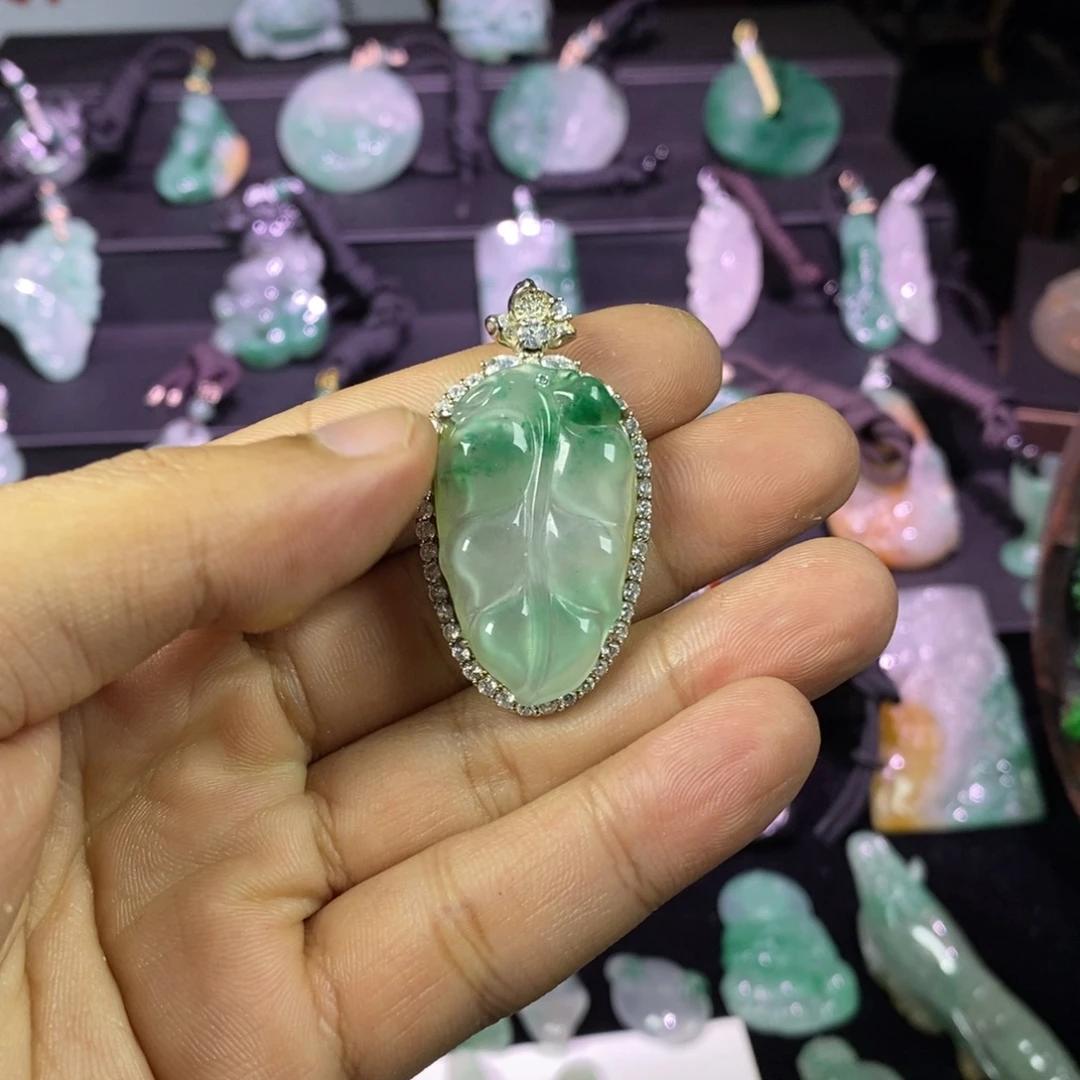 石英质玉（非洲翠）未镶嵌吊坠(不含链)