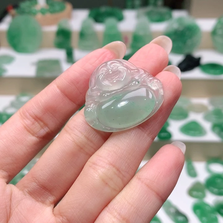 颈饰未镶嵌石英质玉