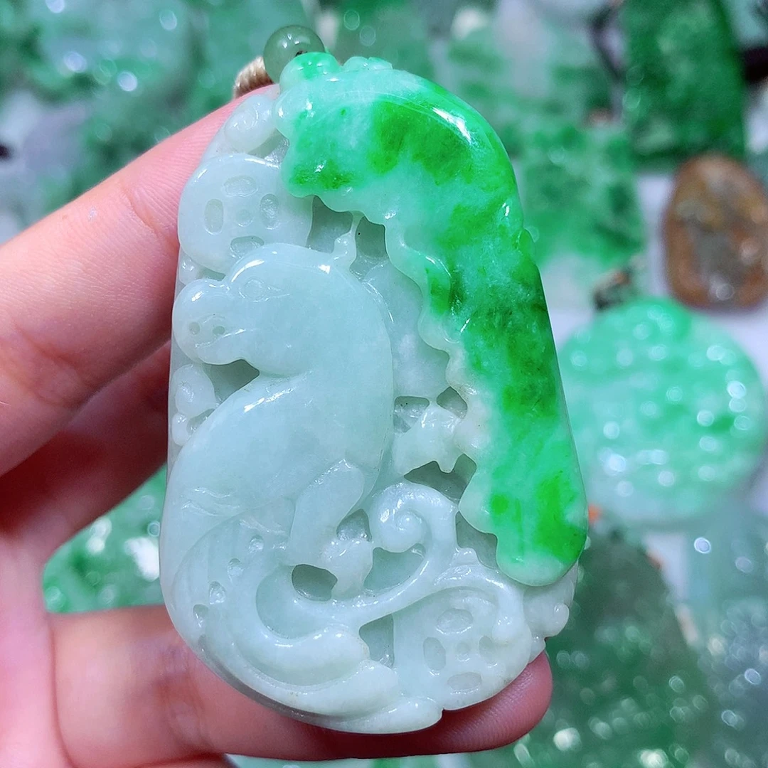 吊坠(不含链)未镶嵌翡翠