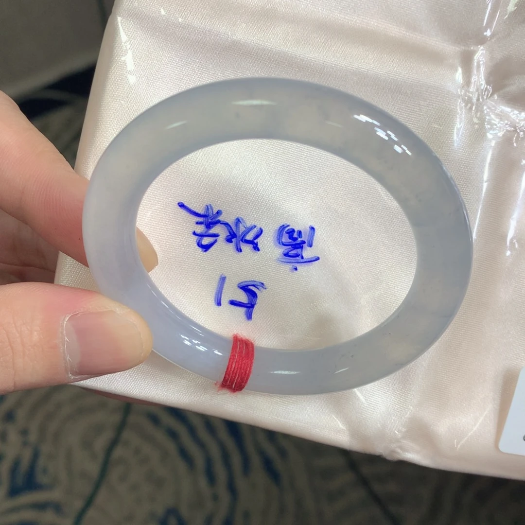 翡翠未镶嵌手镯（圆镯）翡翠