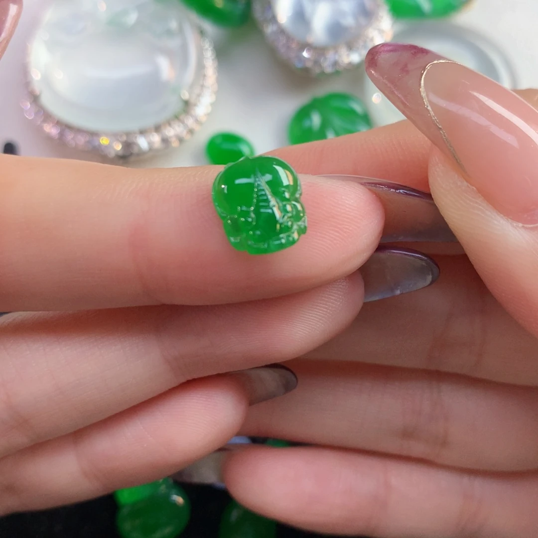 翡翠裸石10.47-8.83-3.73