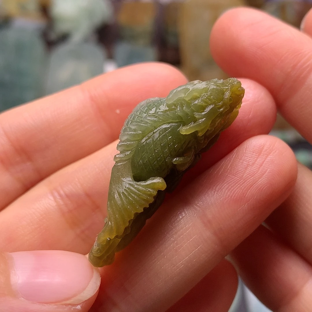 定制翡翠未镶嵌龙鱼