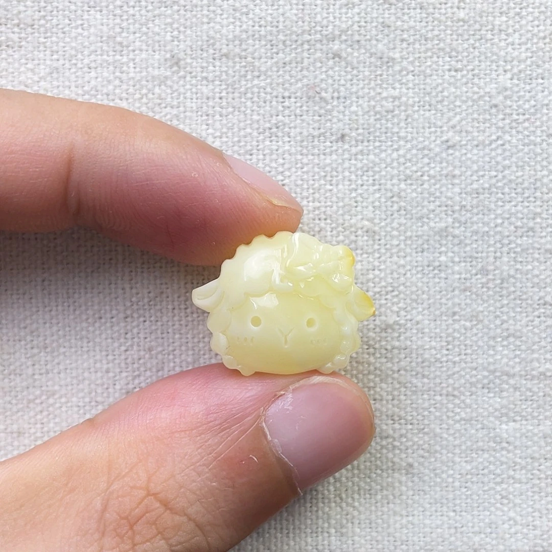琥珀未镶嵌珠宝奇石小羊