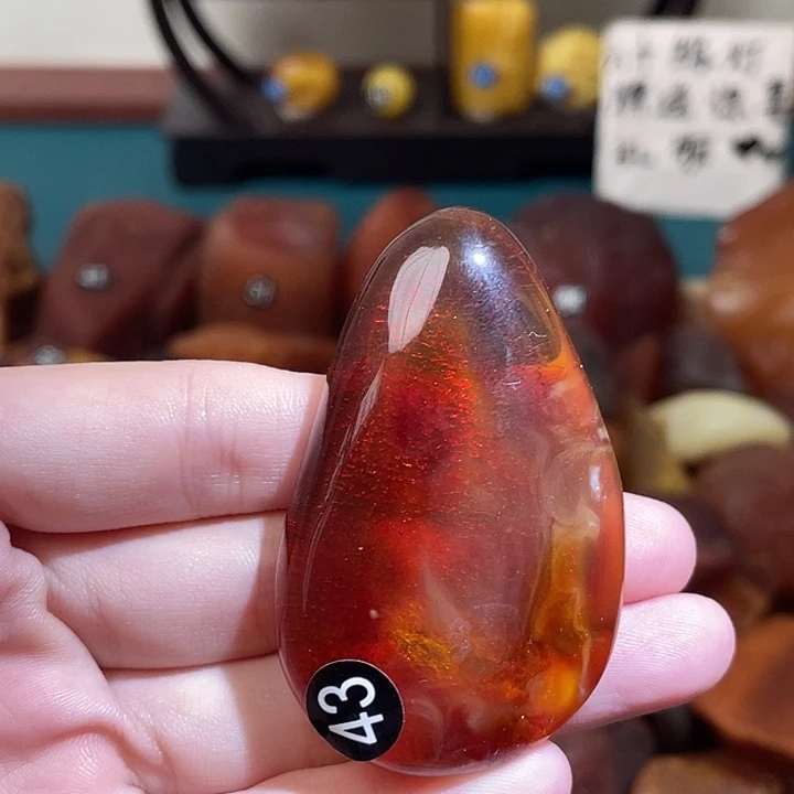 琥珀未镶嵌珠宝奇石吊坠