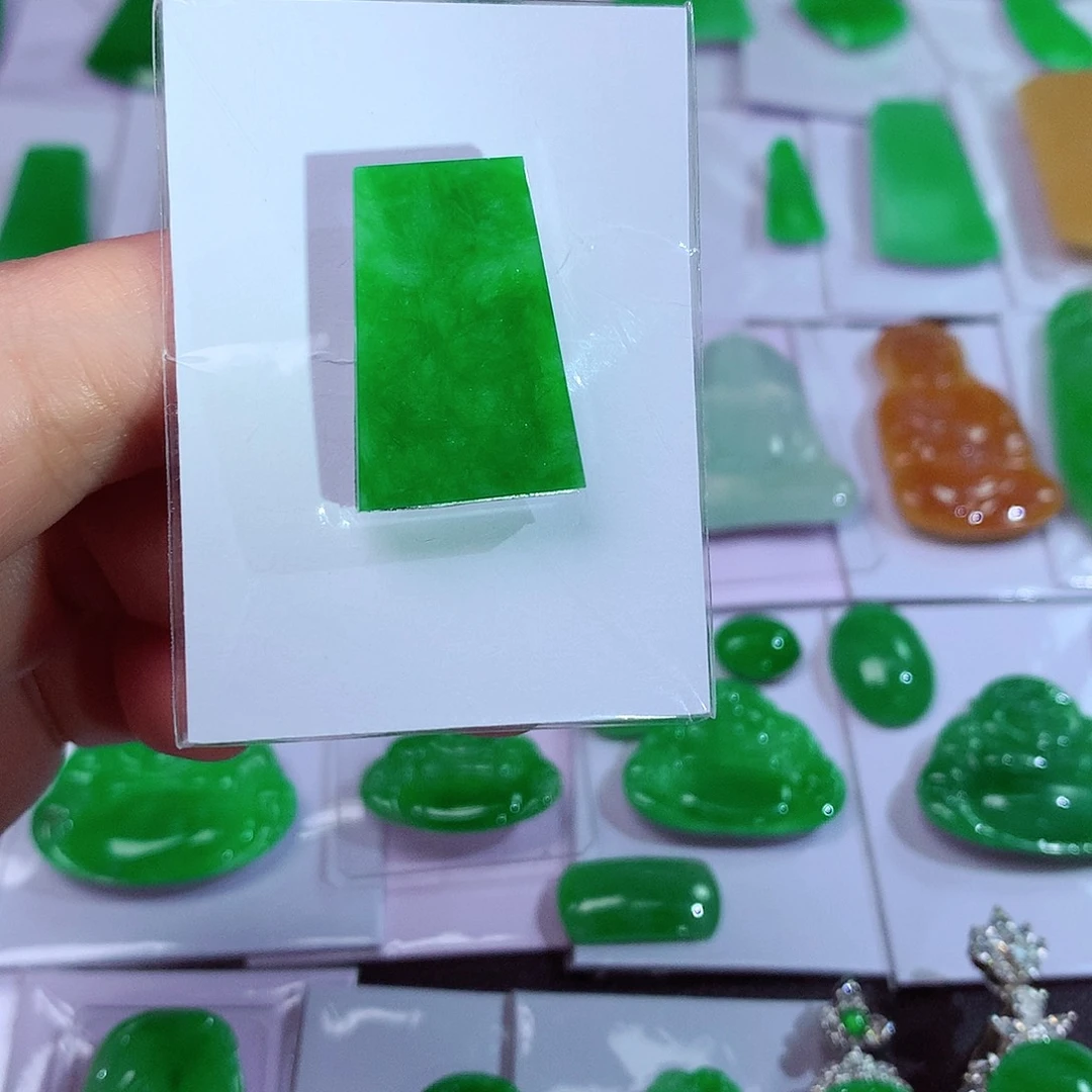 吊坠(赠链)未镶嵌翡翠天然翡翠