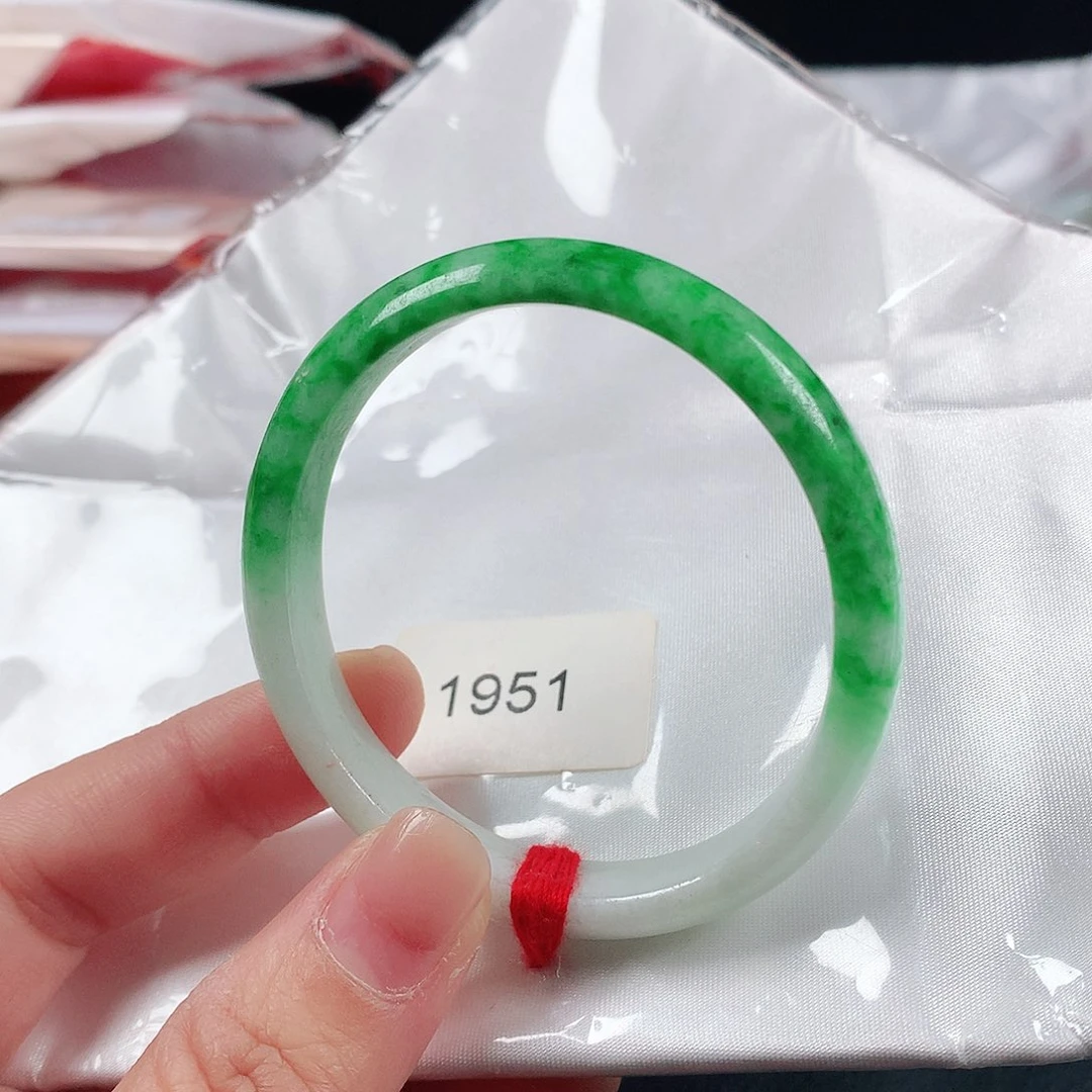 翡翠手镯未镶嵌54圈贵妃1951