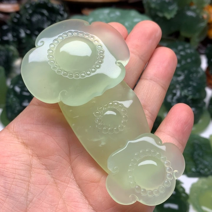 蛇纹石玉未镶嵌颈饰清**味