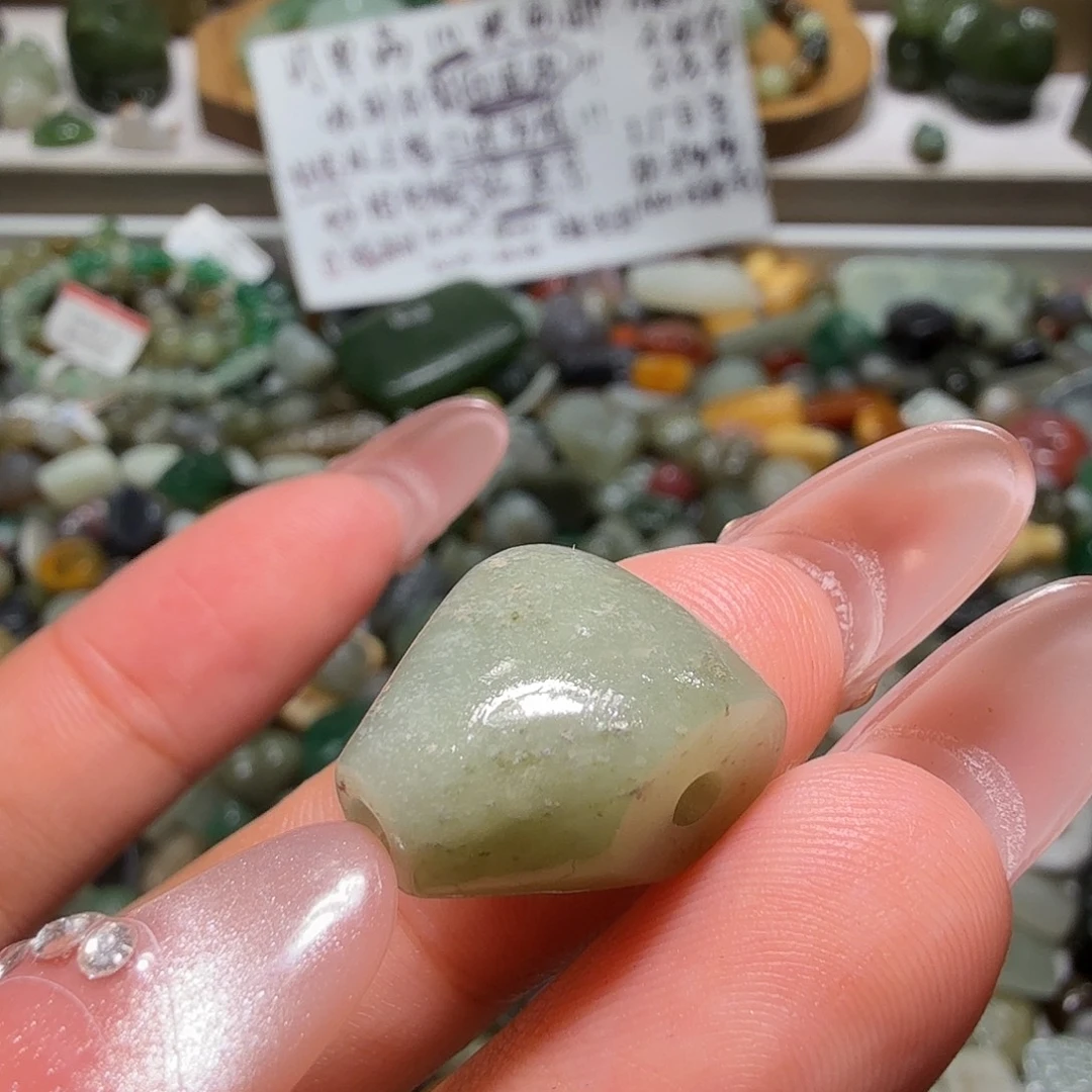 和田玉未镶嵌珠宝奇石