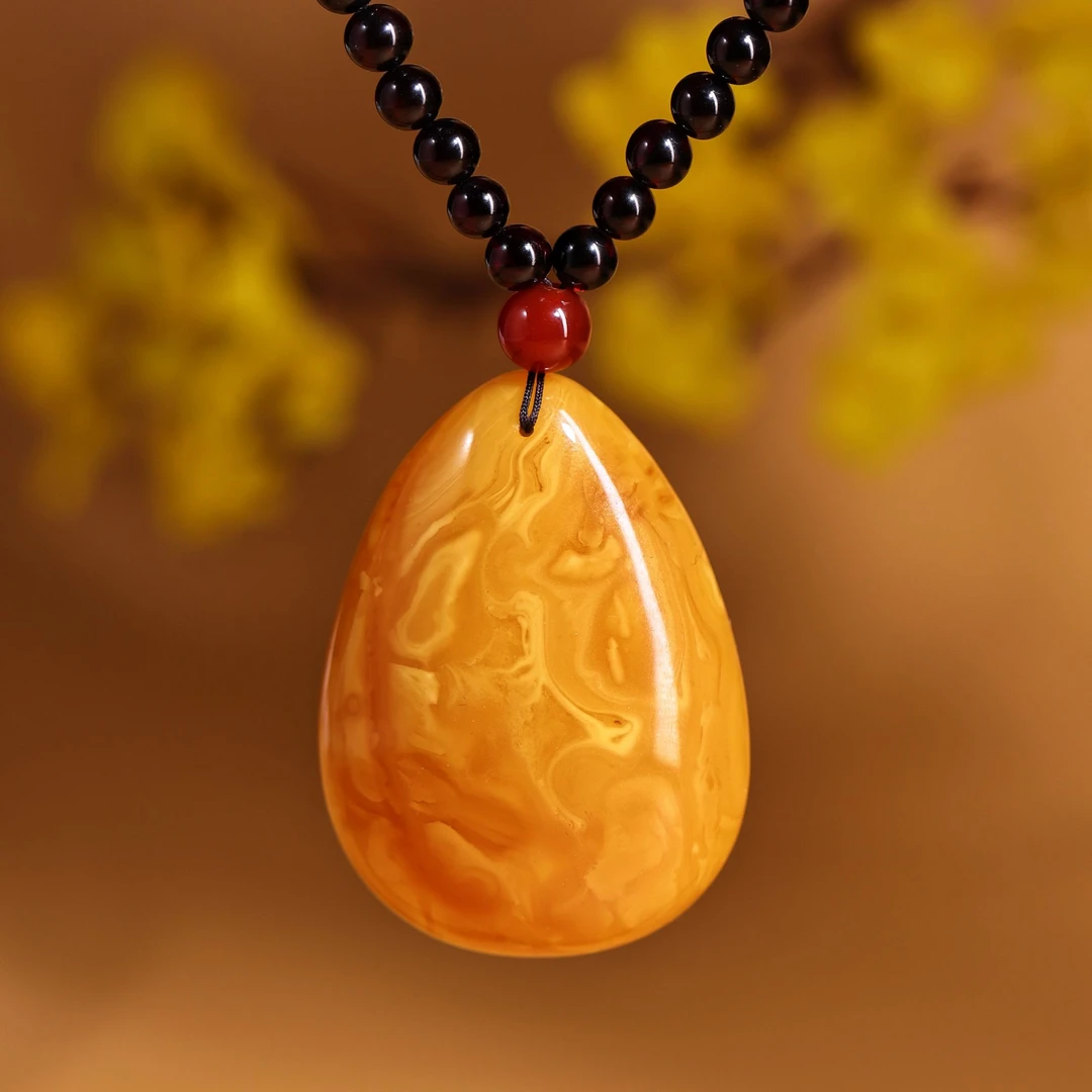 高定设计款天然妖纹蜜蜡大水滴吊坠简约百搭时尚经典KBRWR0304048