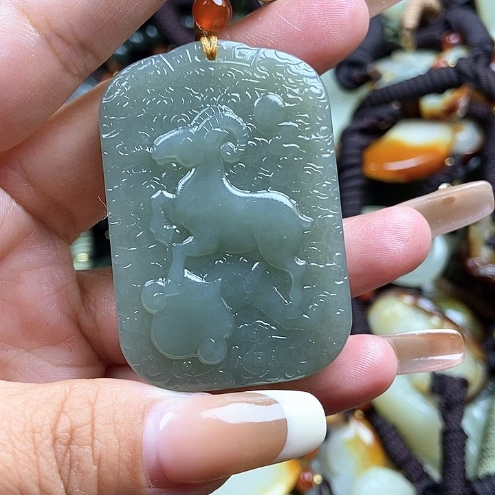 和田玉颈饰未镶嵌双面