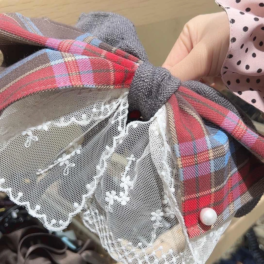 非金属灰色格子蝴蝶结马尾抓