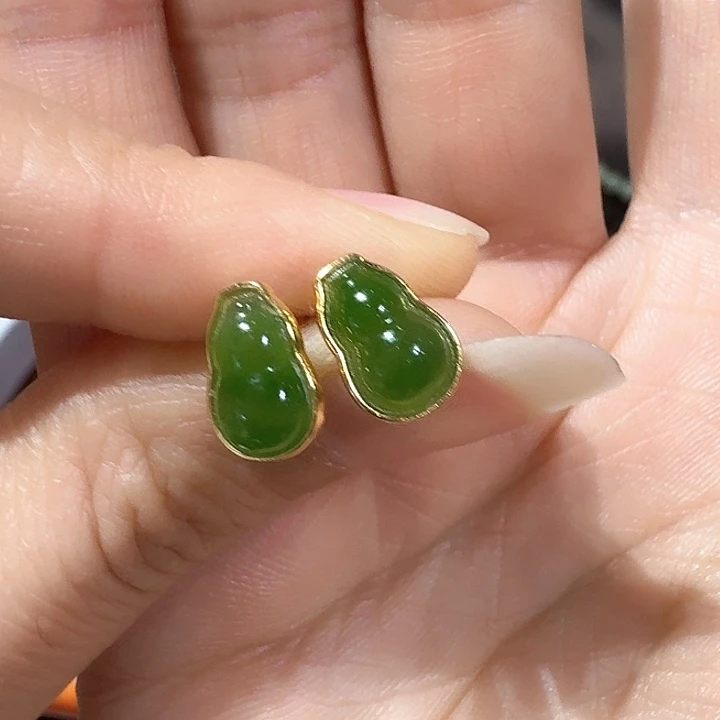 石英质玉颈饰合金