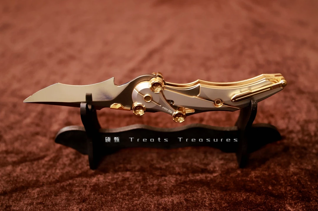 三角洲行动周边怜悯折叠合金刀模型加重加厚小号游戏玩具摆件22cm