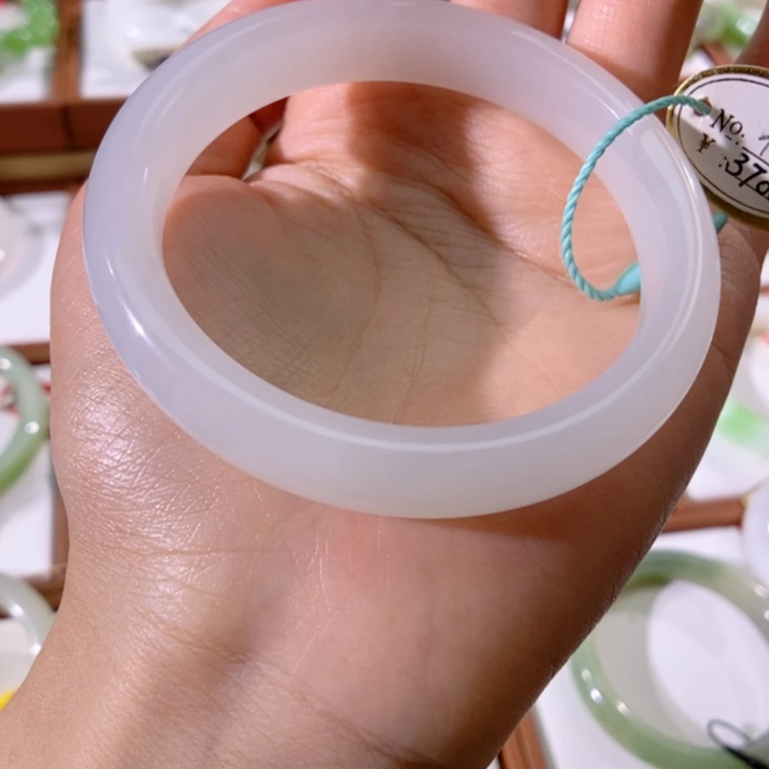 【闪购商品】未镶嵌手镯和田玉