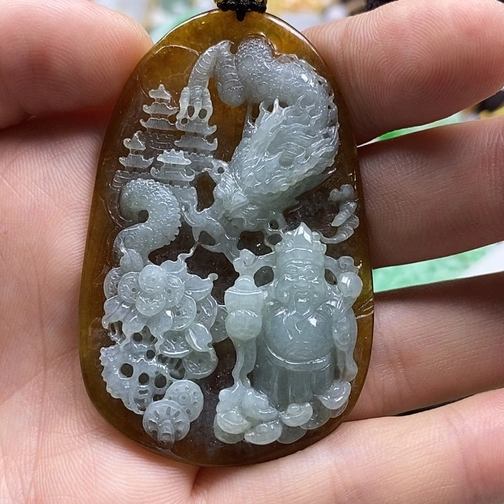 翡翠未镶嵌颈饰扬**雪