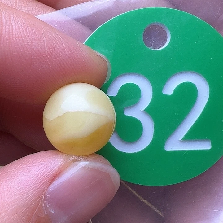 蜜蜡裸石未镶嵌11.7m m