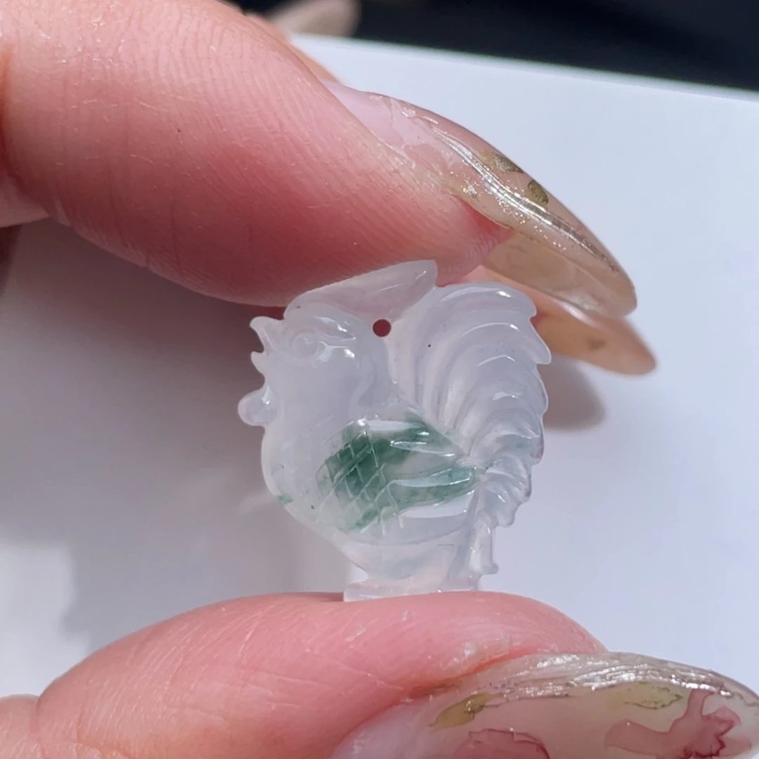 翡翠未镶嵌颈饰小鸡
