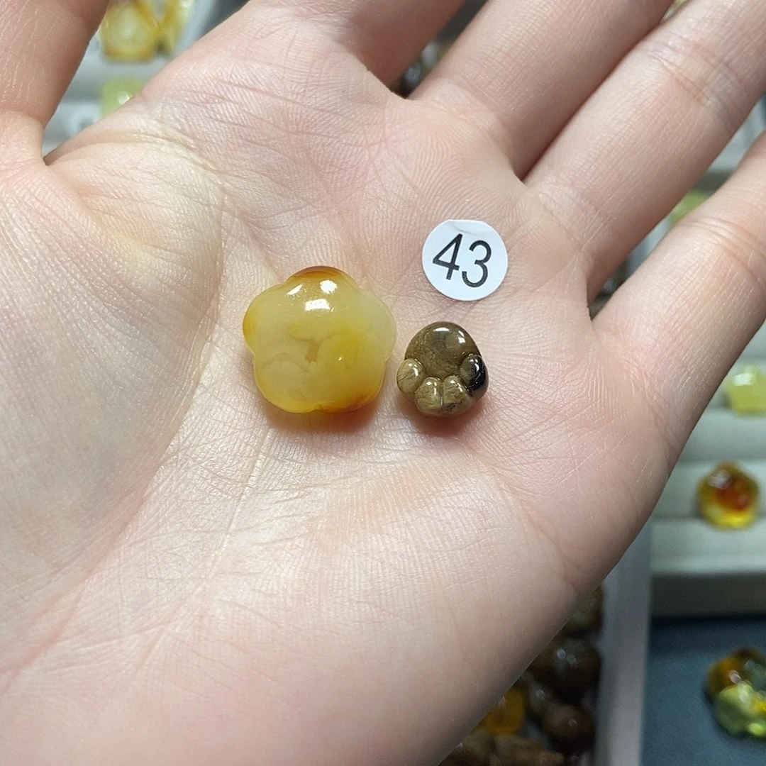 琥珀裸石未镶嵌J*e，