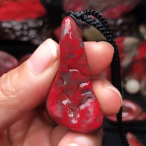 昌化鸡血石昌化鸡血石挂件