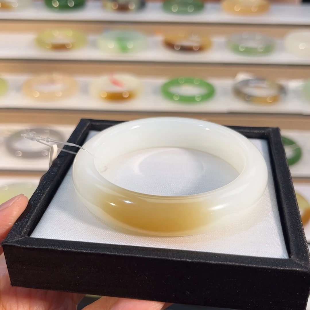 和田玉未镶嵌手镯  「糖白」3.98万平替款