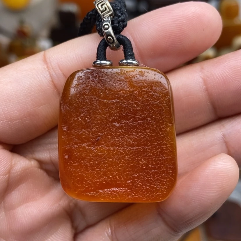 【闪购商品】琥珀颈饰未镶嵌