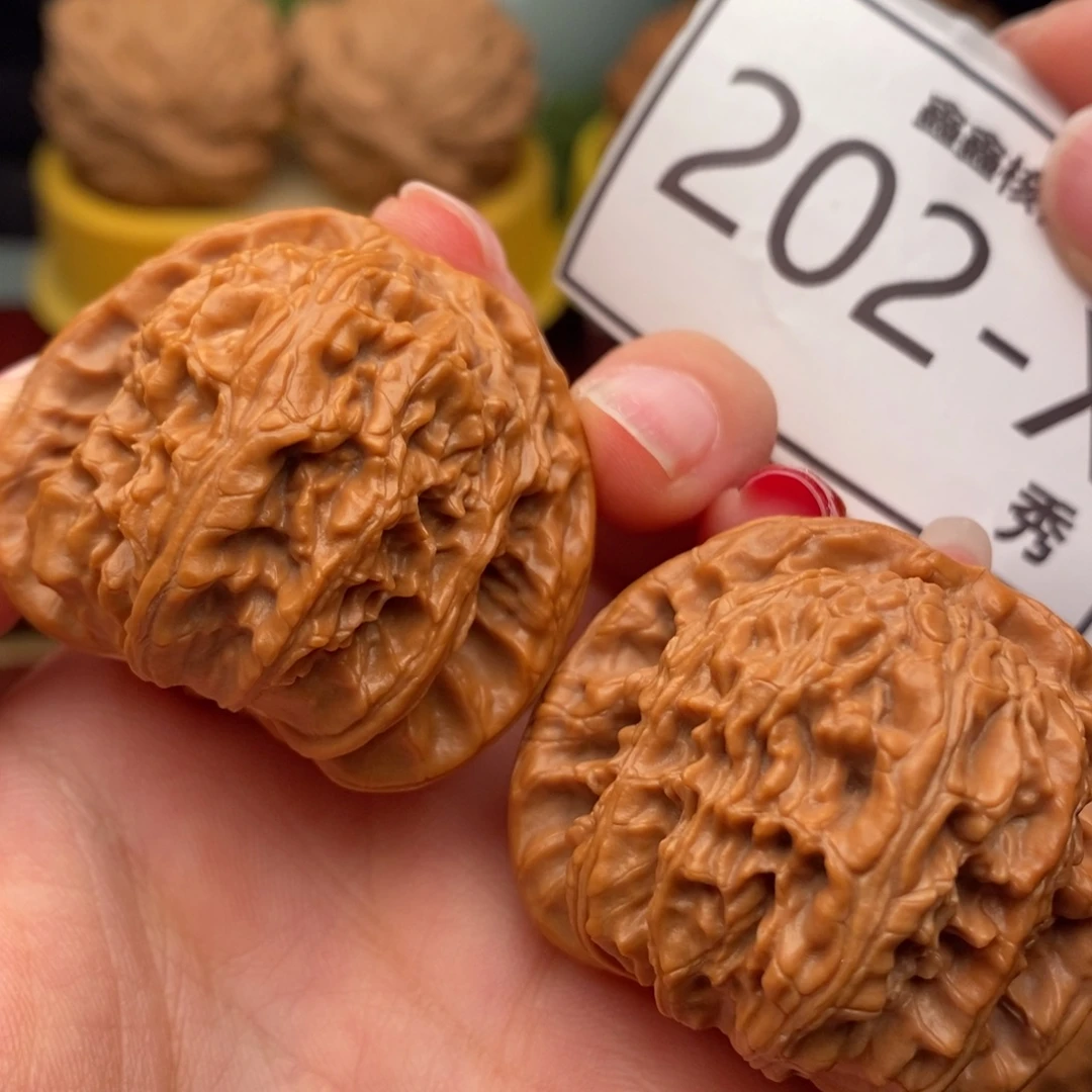 桃核把件白狮子41……