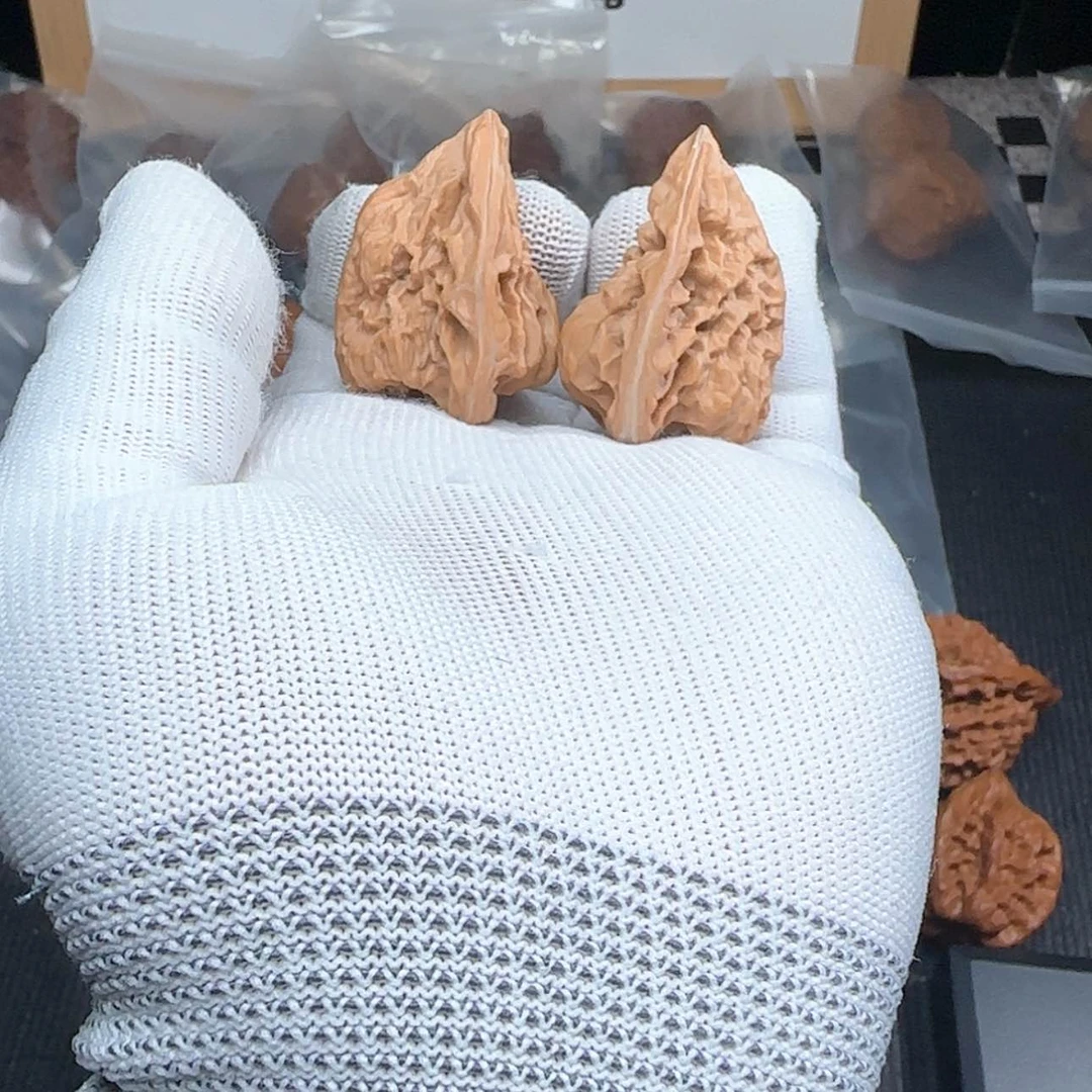 【闪购商品】文玩核桃把件异形