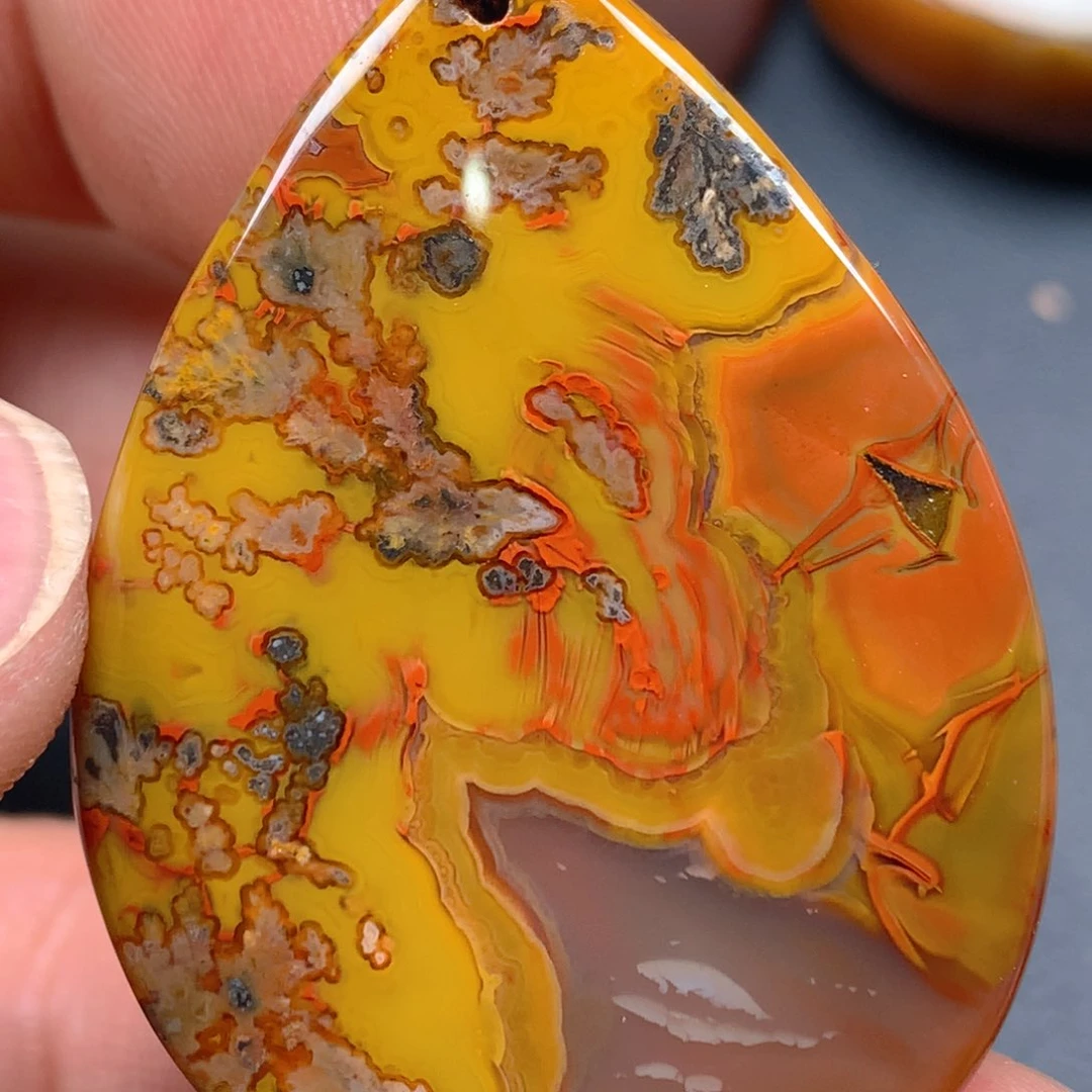 未镶嵌颈饰玛瑙/玉髓想****字