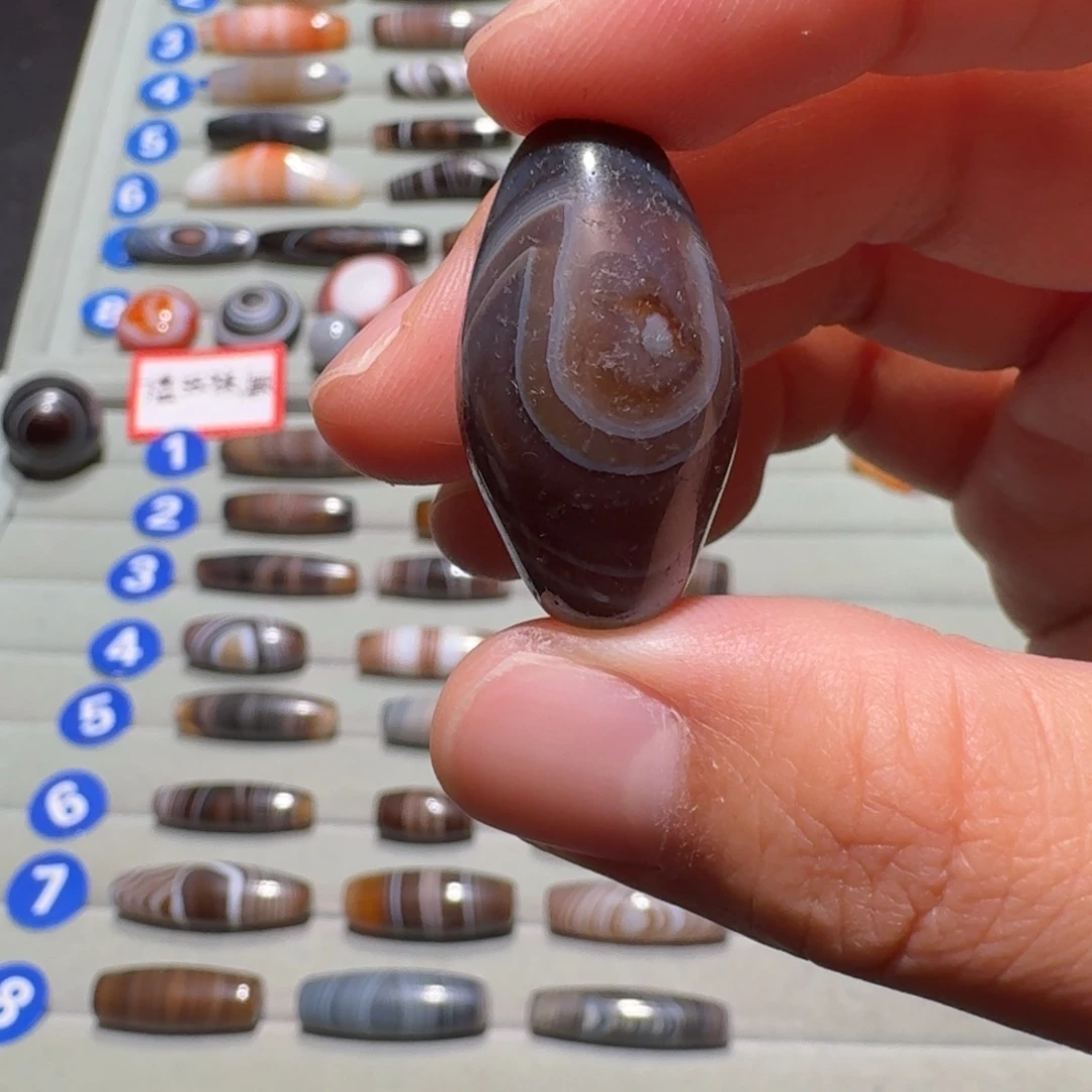 大***点玛瑙/玉髓未镶嵌珠宝半成品
