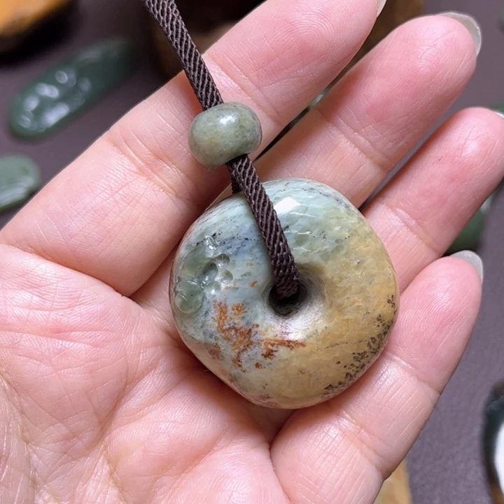 岫岩河磨玉（透闪石质玉）手绳未镶嵌龙*