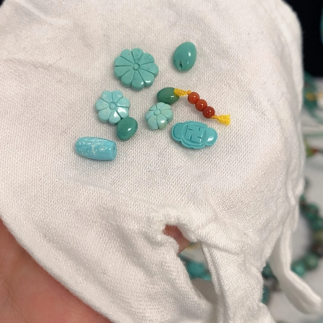 南红玛瑙未镶嵌珠宝奇石