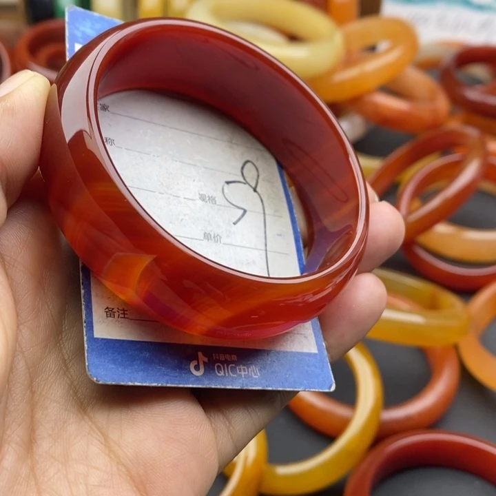 未镶嵌手镯石英质玉