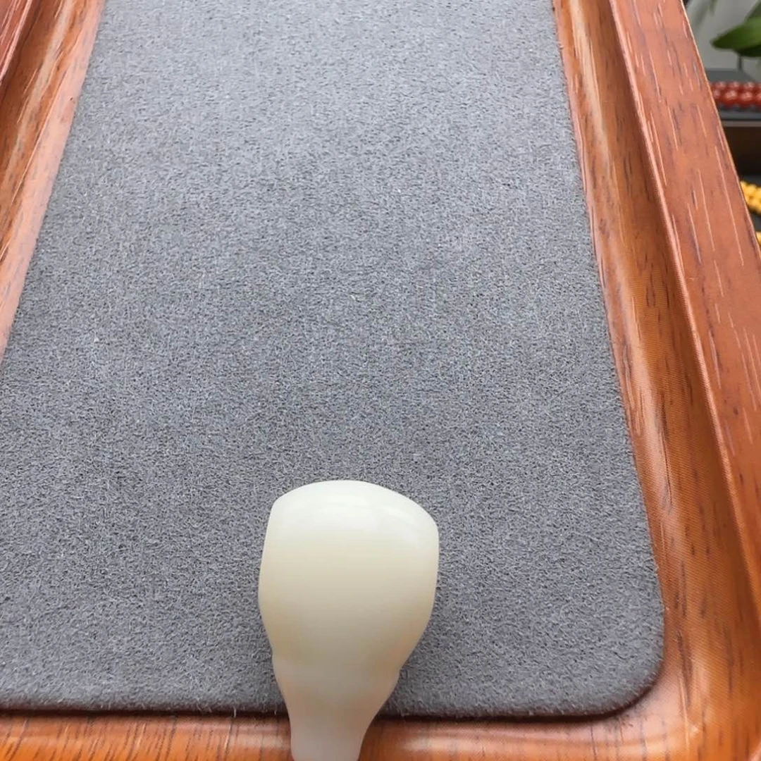 石英质玉配饰未镶嵌怒*