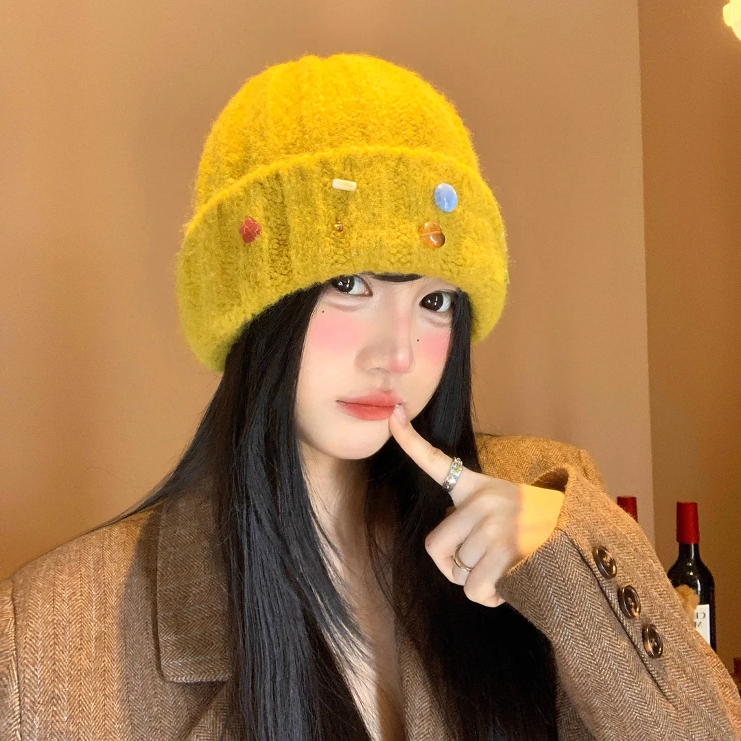 彩色纽扣毛线帽女秋冬保暖护耳显脸小针织帽