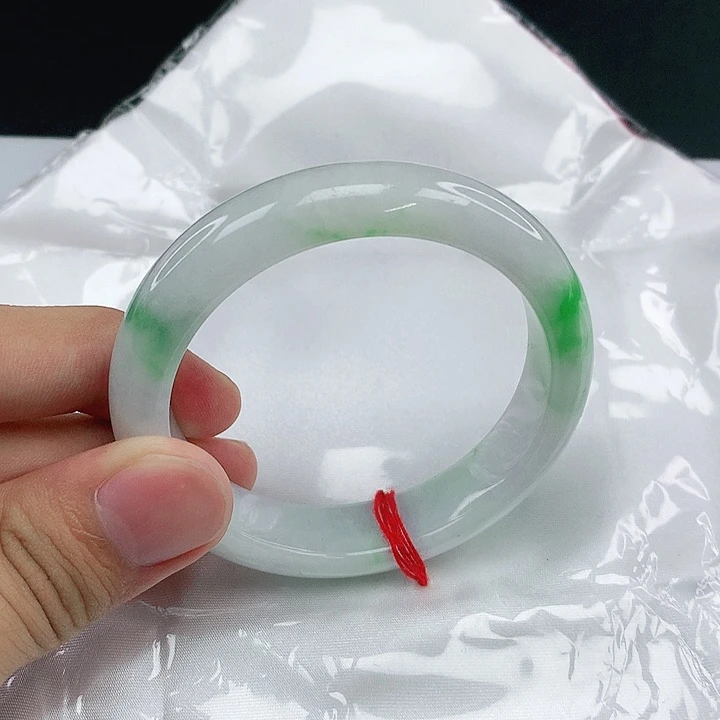 翡翠手镯未镶嵌圈53。8015