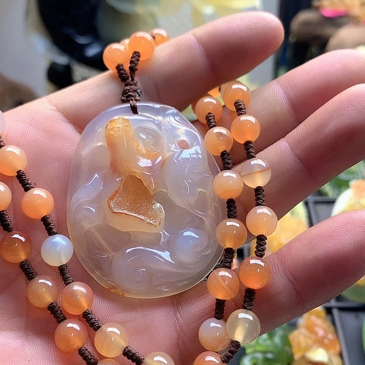 南红玛瑙颈饰未镶嵌