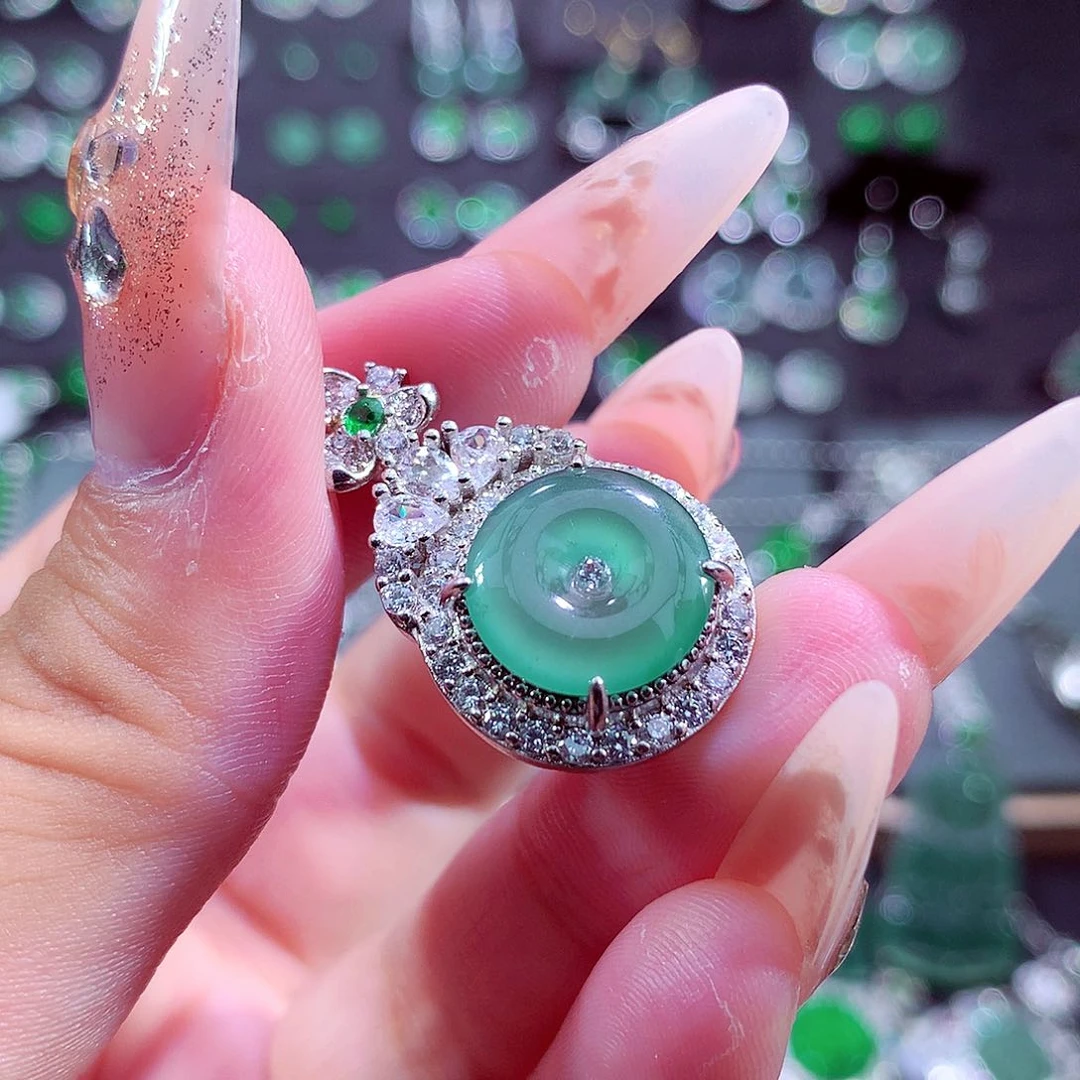 翡翠未镶嵌颈饰洛*-挂件