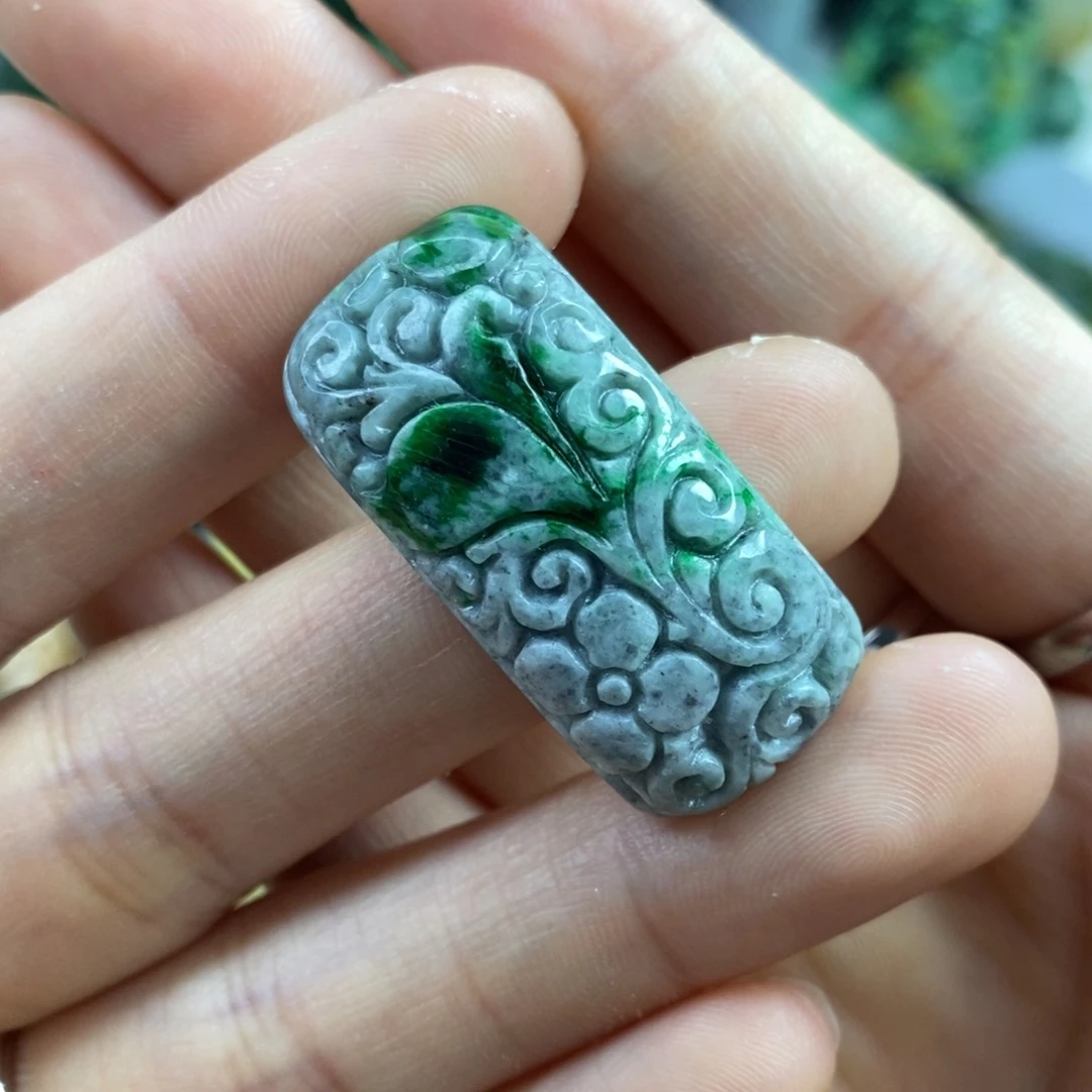 翡翠颈饰未镶嵌吊坠