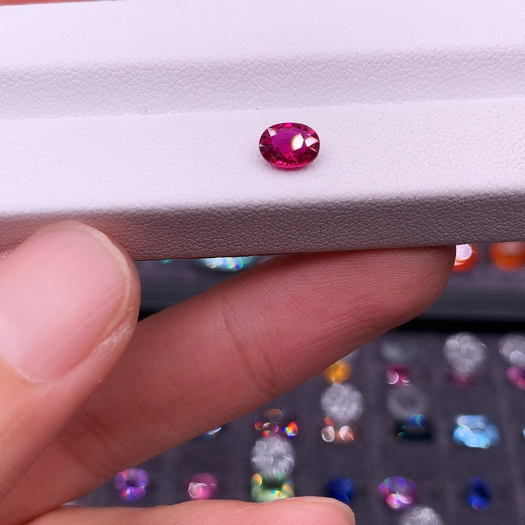 红宝石裸石未镶嵌
