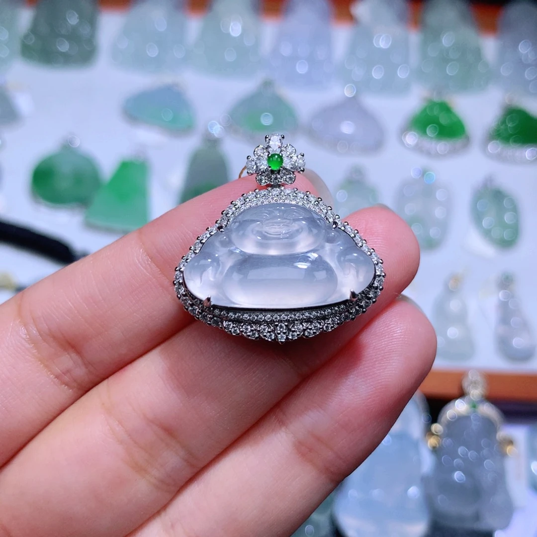 颈饰18K金镶嵌翡翠佛公