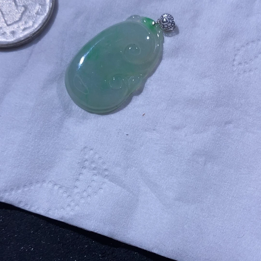翡翠吊坠(不含链)18K金镶嵌