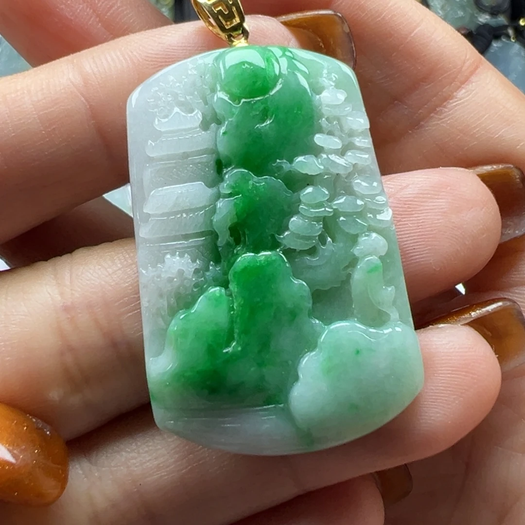 翡翠18K金镶嵌颈饰山水