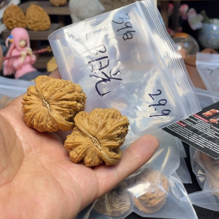 文玩核桃把件我****光白狮子