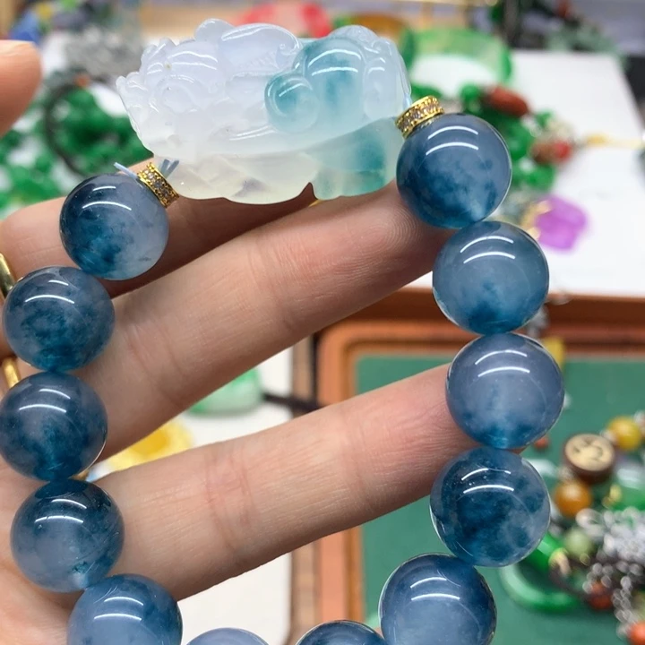 颈饰未镶嵌翡翠吊坠