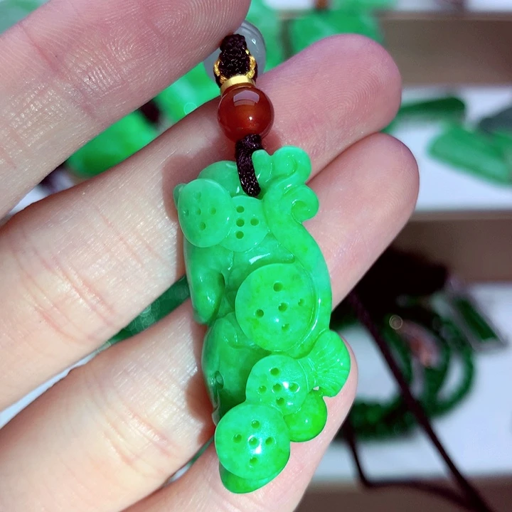 吊坠(不含链)未镶嵌翡翠