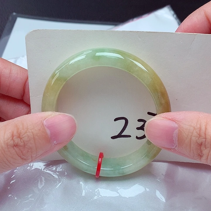 翡翠未镶嵌手镯（贵妃镯）翡翠