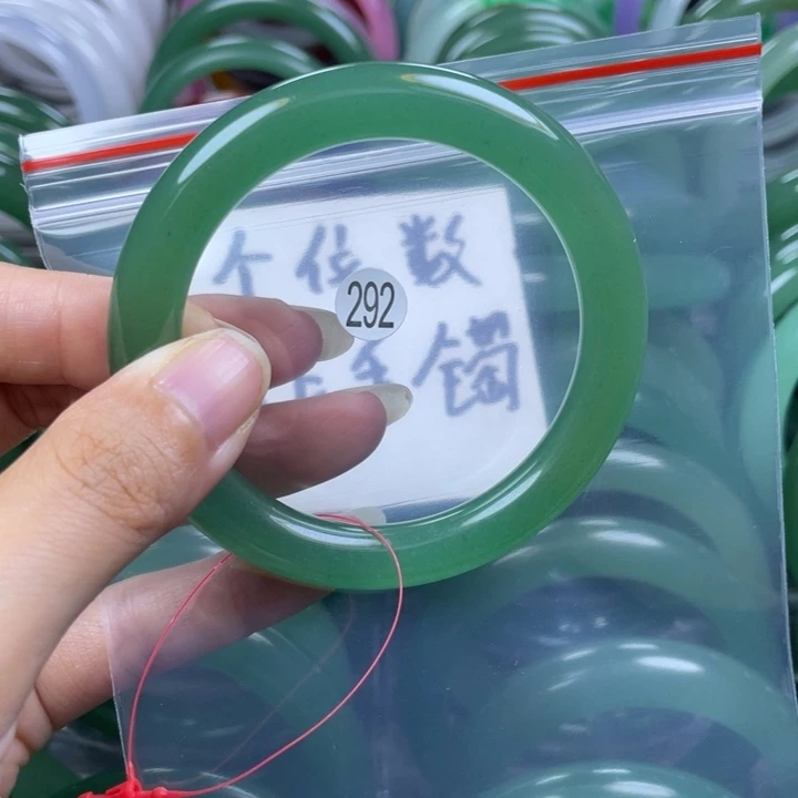 未镶嵌手镯石英质玉55