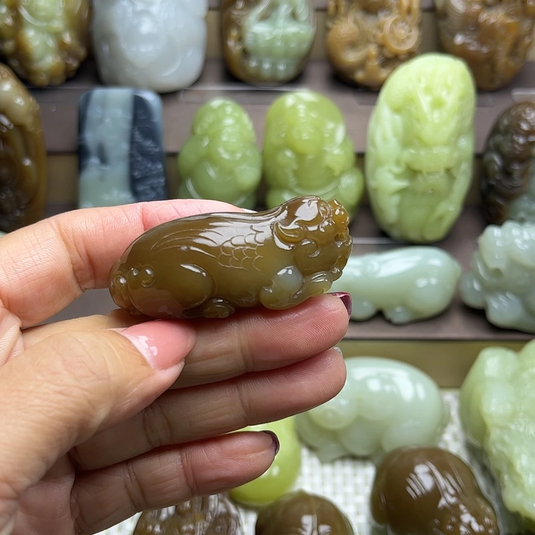 A***弟和田玉未镶嵌颈饰