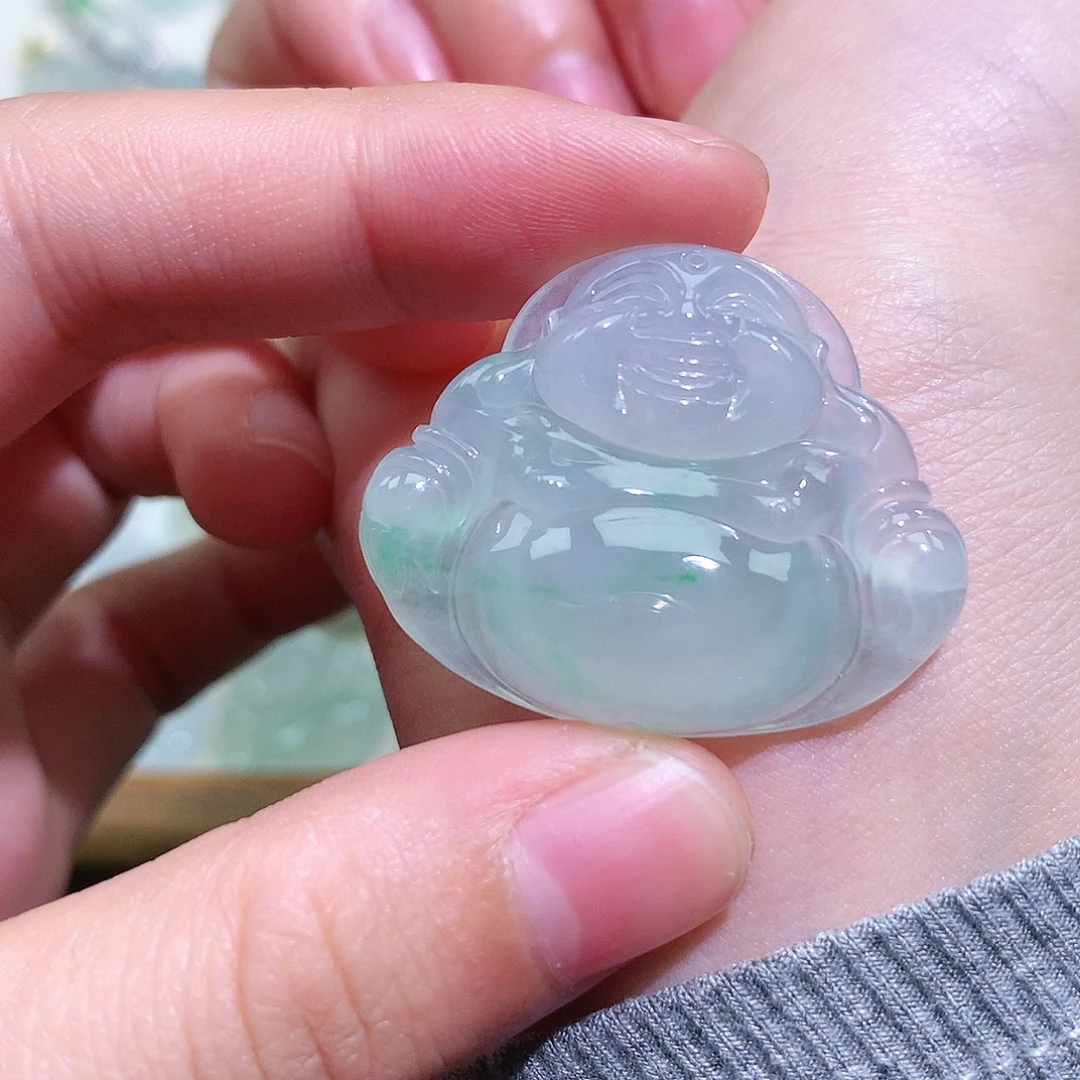 翡翠未镶嵌颈饰佛公